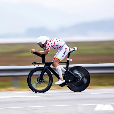 Filipe Azevedo on his time trial bike on his way to winning the Caminha long-distance triathlon 2026