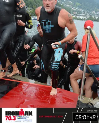 Arthur Mayo leaving the swim at IRONMAN 70.3 Zell am See-Kaprun, 2019
